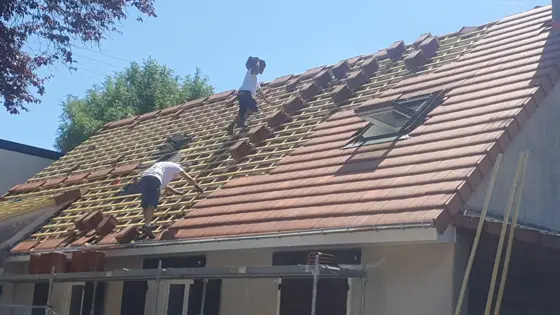 Chantier de couverture tuiles et ardoise par MCE Couverture (14)
